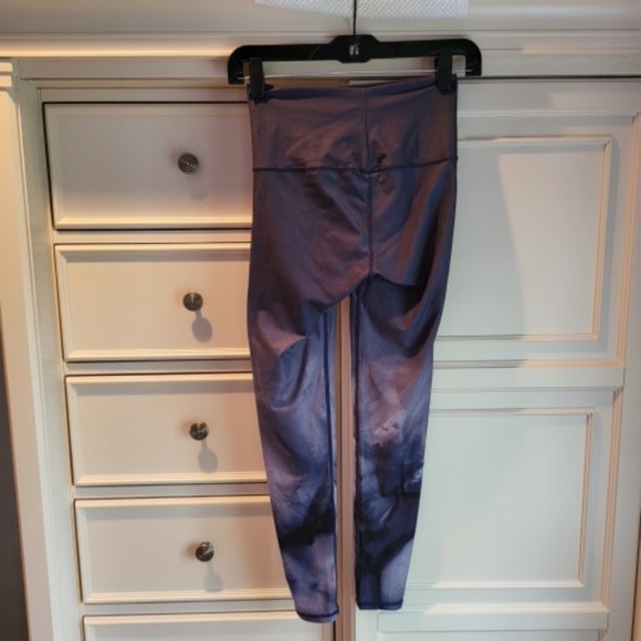 Sol and Mane Whispy Waves Liquid Blue Leggings Size S - Picture 2 of 8